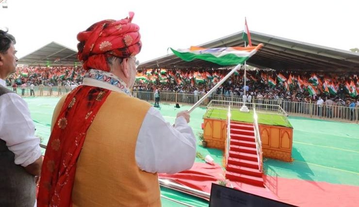 एक साथ 78,220 तिरंगे लहराकर भारत ने बनाया विश्व रिकार्ड, गिनीज बुक ऑफ वर्ल्ड रिकॉर्ड में नाम दर्ज…