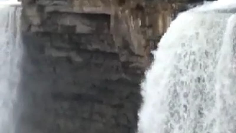 चित्रकोट जलप्रपात में एक युवती ने कूदकर जलसमाधि ले ली, कारण अज्ञात, तलाश जारी…