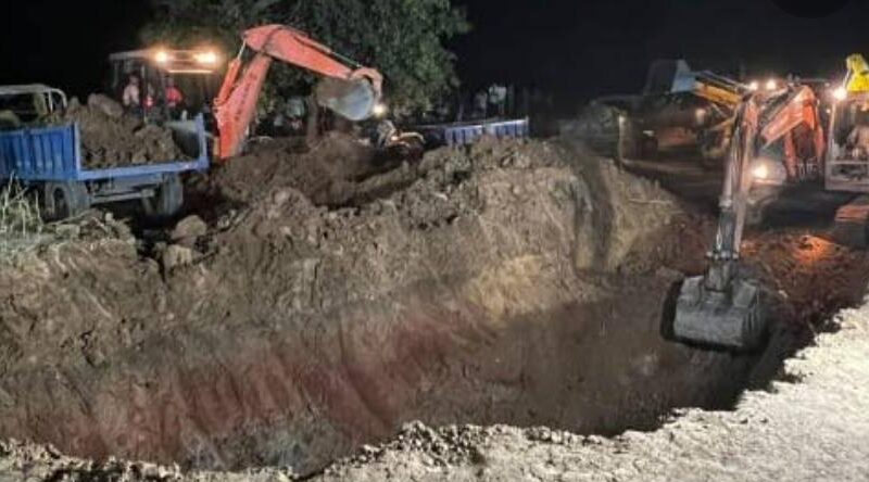 बारह साल का बच्चा 80 फीट गहरे बोरवेल में गिरा, बचाव कार्य जारी…