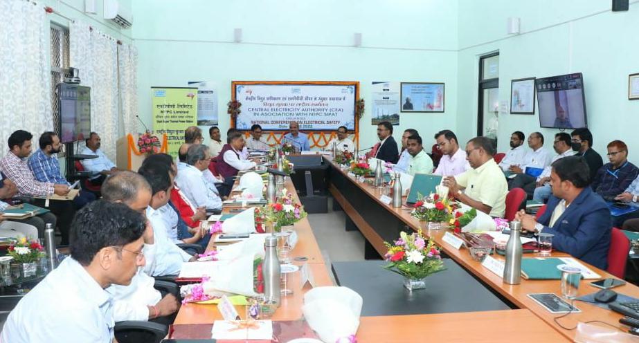 एनटीपीसी सीपत में विद्युत सुरक्षा पर राष्ट्रीय सम्मेलन…जीवन अमूल्य, हमें सुरक्षा योद्धा की तरह काम करना चाहिए—गौतम रॉय