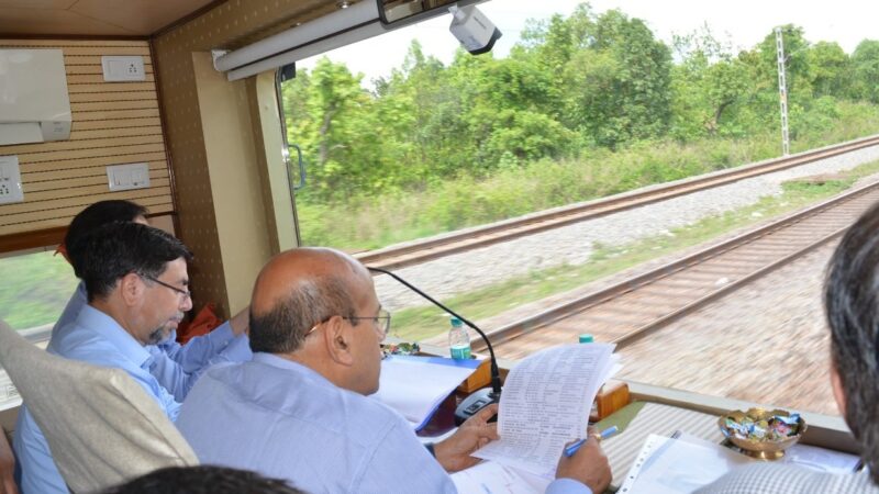 SECR ; रेलवे बोर्ड के अध्यक्ष त्रिपाठी ने मल्टीट्रेकिंग कार्यों का निरीक्षण किया, ब्लड स्टोरेज सेंटर और साइबर सेल का शुभारम्भ…