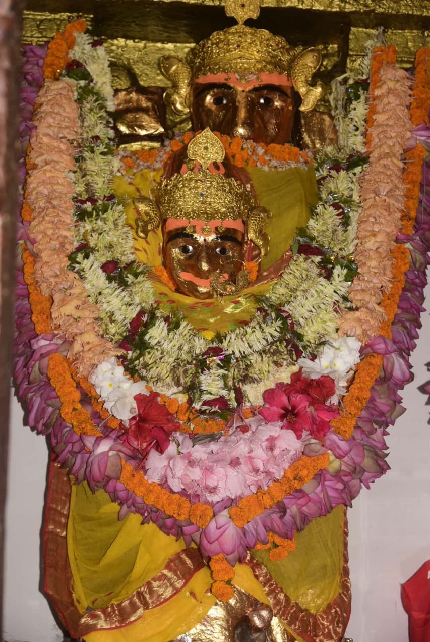 मुख्यमंत्री भूपेश बघेल ने मां महामाया मंदिर में पूजा-अर्चना की, प्रदेशवासियों की सुख-समृद्धि और खुशहाली की कामना की…