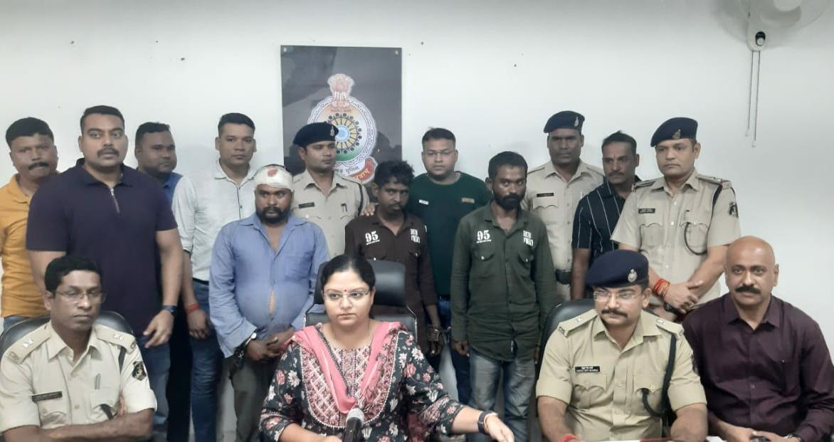 मानिकचौरी गोलीकाण्ड ; तीन आरोपी पुलिस के हत्थे चढ़े, दो उत्तरप्रदेश भाग रहे थे, सारनाथ एक्सप्रेस में पकड़े गए…