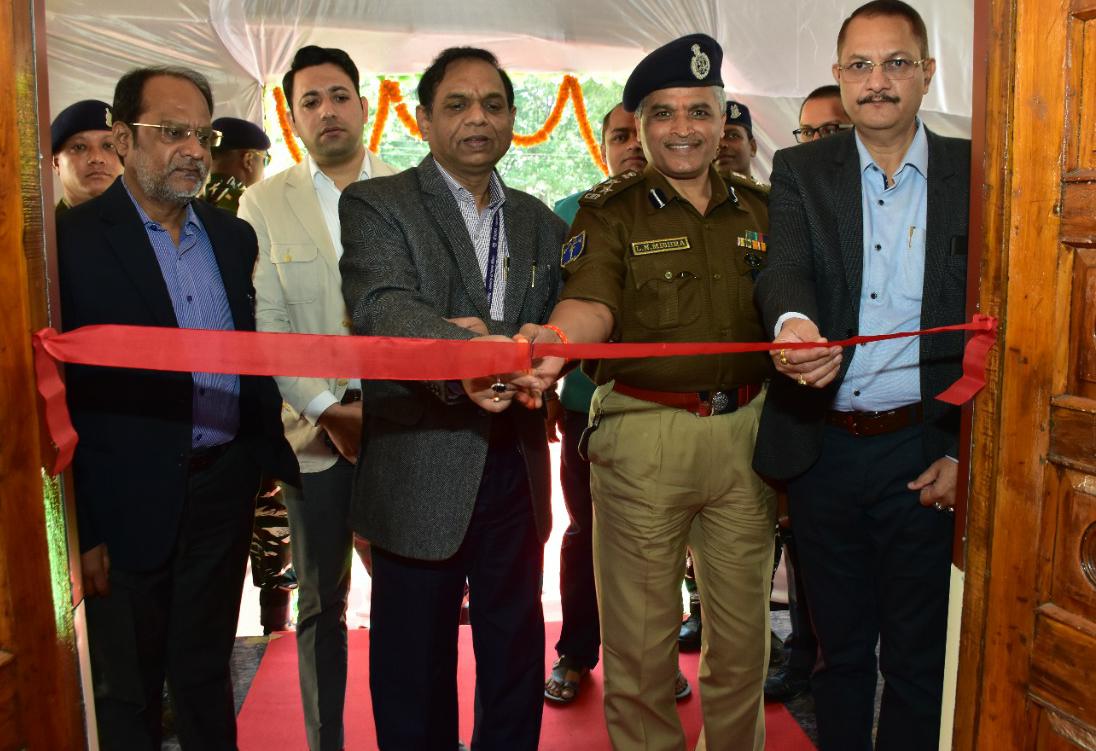 गुरु घासीदास और सरदार पटेल के उदाहरण से बेहतर भारत का निर्माण संभव है…सीबीसी रायपुर स्वतंत्रता अमृत महोत्सव ‘एक भारत-श्रेष्ठ भारत’ मल्टीमीडिया फोटो प्रदर्शनी जीजीयू में….