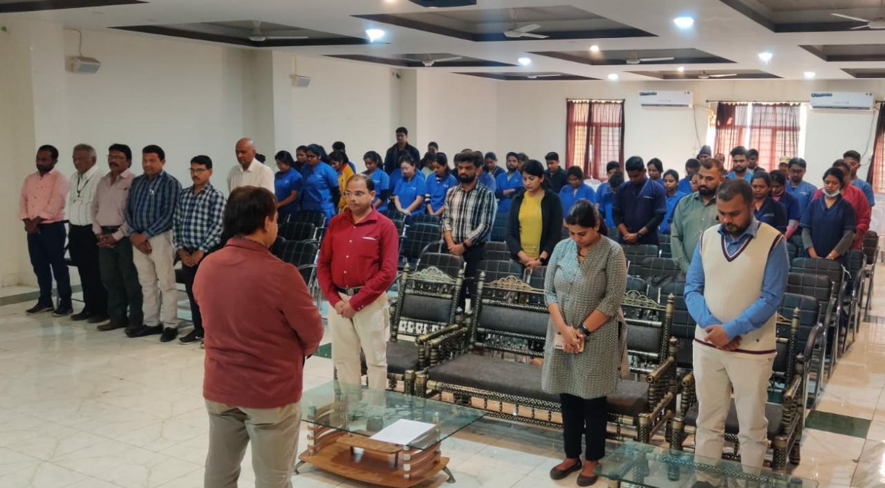 न्यू होराइजन डेंटल कॉलेज में स्व. श्रीमती गीता देवी को दी गई श्रद्धांजलि…