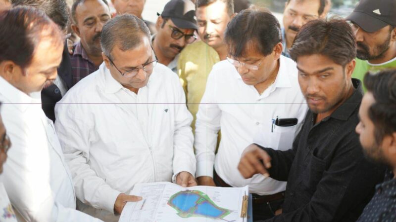 शहर विधायक ने किया निर्माण कार्यों का अवलोकन…बिलासपुर शहर की शान बनेगा जतिया तालाब- शैलेश पाण्डेय
