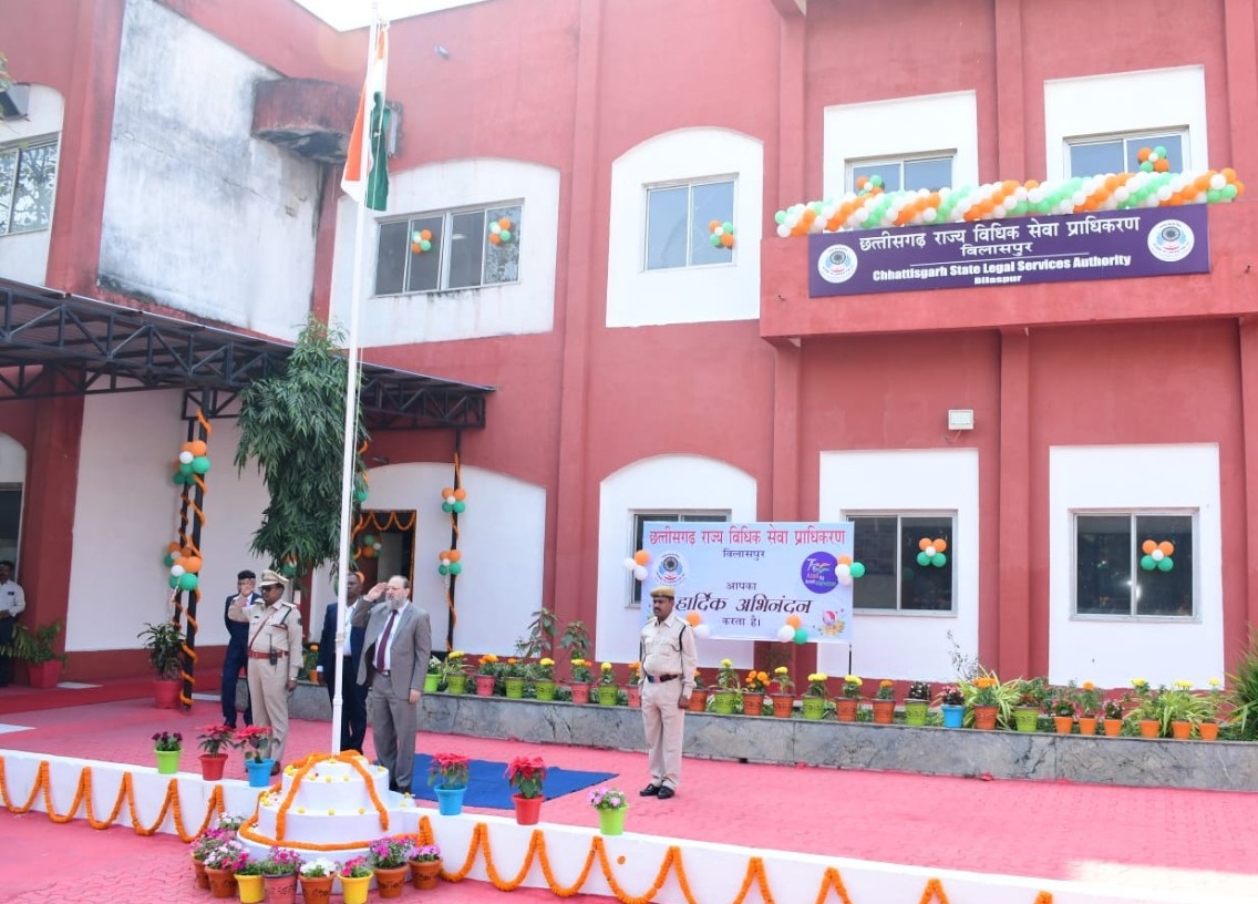 गणतंत्र दिवस : चीफ जस्टिस ने फहराया राज्य विधिक सेवा प्राधिकरण में ध्वज…