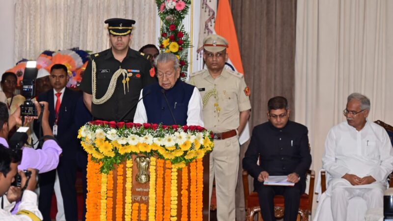 छत्तीसगढ़ के नए राज्यपाल बिस्वा भूषण हरिचंदन को हाईकोर्ट के चीफ जस्टिस अरूप कुमार गोस्वामी ने शपथ दिलाई, मुख्यमंत्री भूपेश बघेल ने शुभकामनाएं दी…