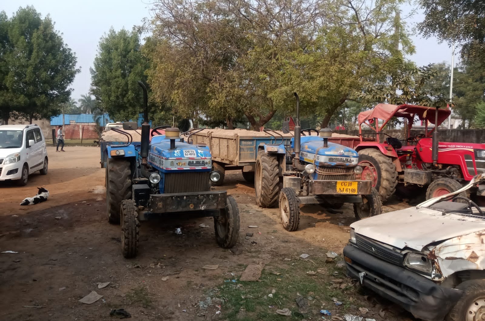 अवैध रेत उत्खनन के 4 मामले दर्ज, 4 वाहन भी जब्त…