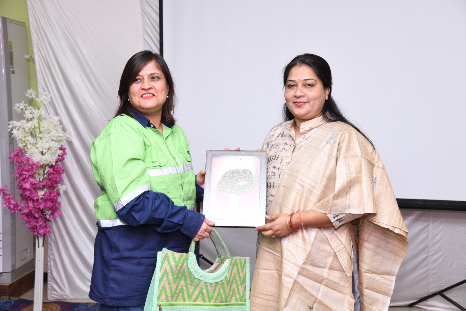 “बालको” में विश्व महिला दिवस पर महिला कर्मचारियों का सम्मान…