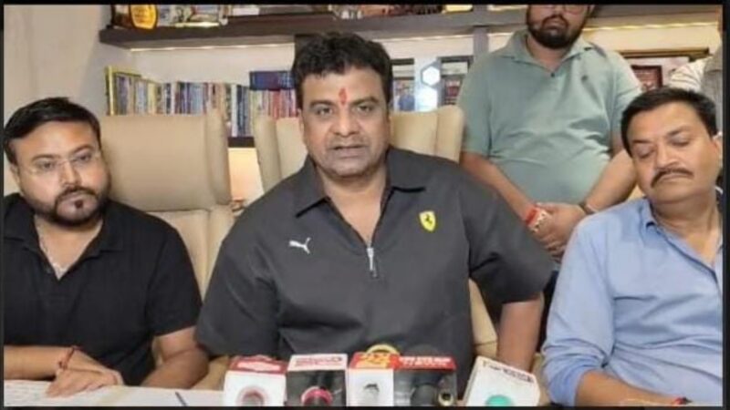 पी.सी. ज्वेलर्स पर हीरा जड़ित सोने की पुरानी अंगूठी की वापसी का वाजिब मूल्य नहीं देने का आरोप, सराफा एसोसिएशन ने एसएसपी से की शिकायत, कार्रवाई की मांग…