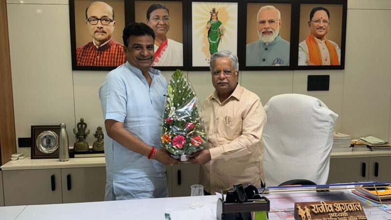 सराफा महा सम्मेलन की तैयारियां तेज : खगड़िया सांसद राजेश वर्मा होंगे शामिल, जेम्स एंड ज्वैलरी पार्क को लेकर CSIDC अध्यक्ष से हुई महत्वपूर्ण चर्चा…