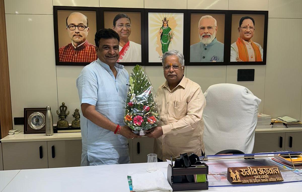सराफा महा सम्मेलन की तैयारियां तेज : खगड़िया सांसद राजेश वर्मा होंगे शामिल, जेम्स एंड ज्वैलरी पार्क को लेकर CSIDC अध्यक्ष से हुई महत्वपूर्ण चर्चा…