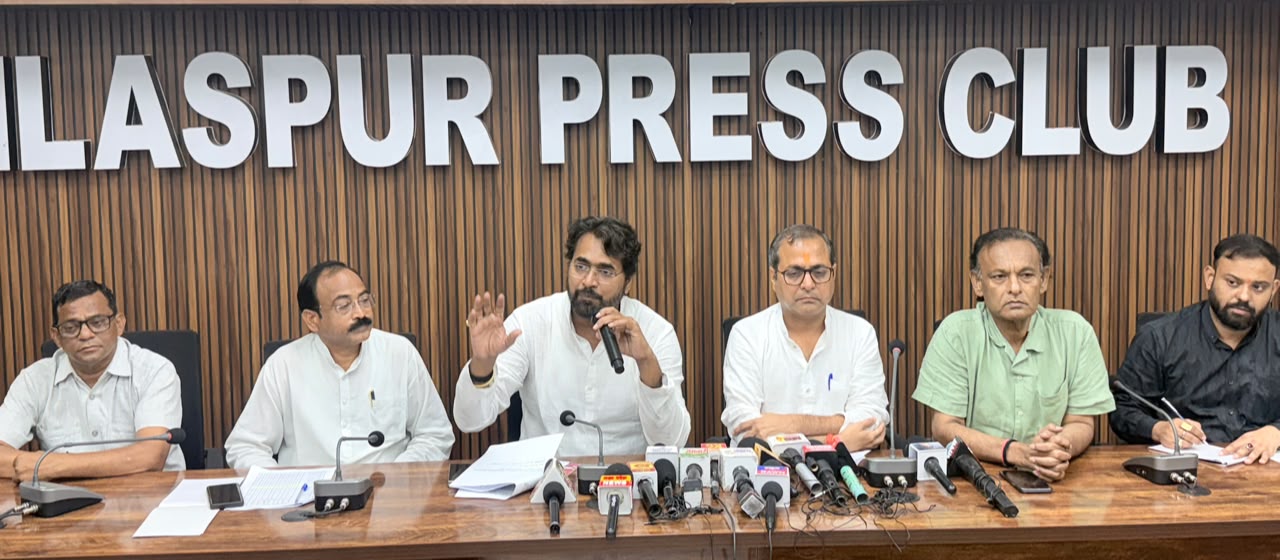 बिलासपुर में सियासी संग्राम तेज : शैलेष पांडेय का अमर अग्रवाल पर हमला, इस्तीफे की मांग— “विधानसभा में क्यों खामोश है शहर की आवाज़?”